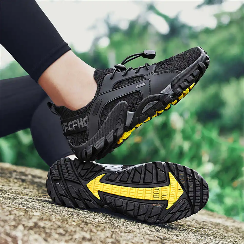 Badminton News - 40-44 Size 46 Summer Hiking Boots